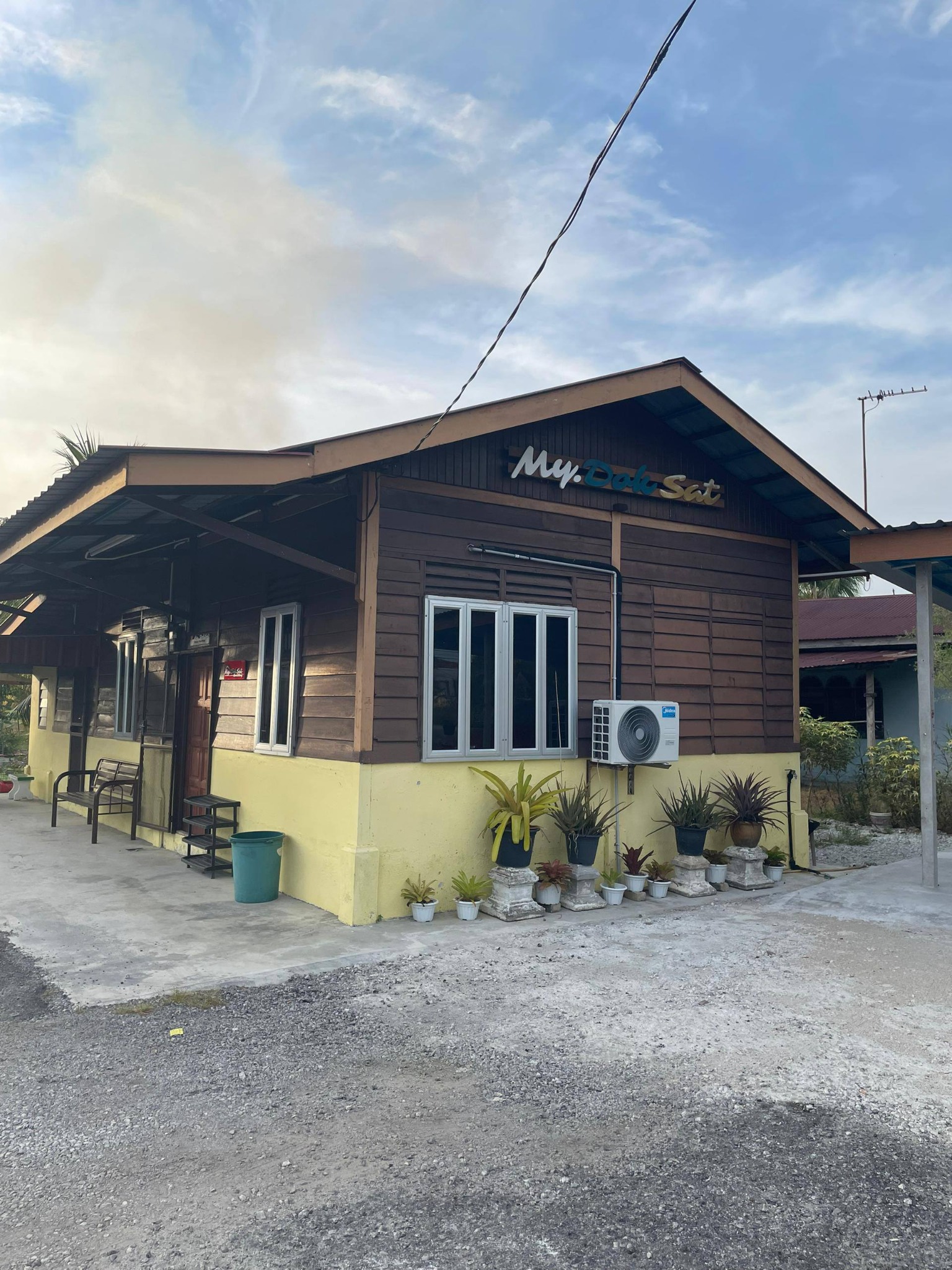 Homestay 1 exterior side view